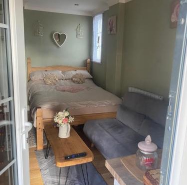 Private en-suite RUTHIN