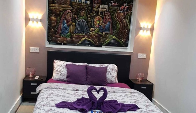 Private En-suite with Free Parking and Breakfast A