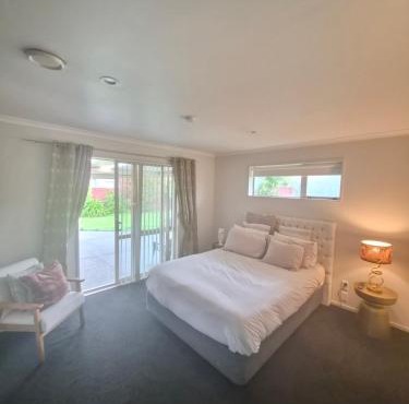 Private Ensuite Room