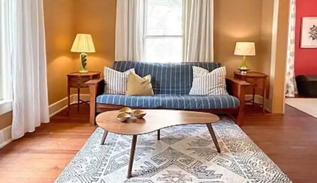 Private Entire Apartment near Beloit College