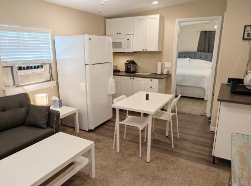Private Entrance 1 Bd Guest Suite in Cypress Gardens near Legoland