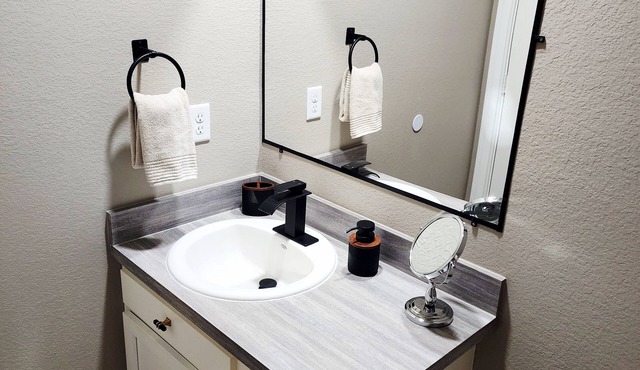 Private Entrance 1-bedroom Studio in vibrant Houston