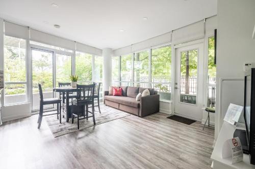 Private Entrance 2 Bedroom Condo Downtown Toronto