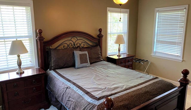 Private Entrance, Patio, Driveway - 2 bed In-Law Suite near Elon University