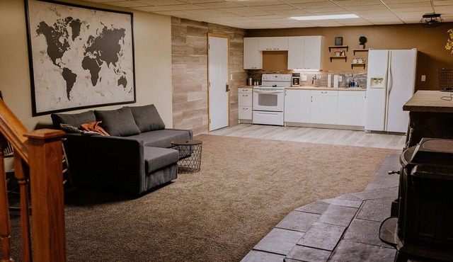 Private Entrance, pipeline/welder/nurse