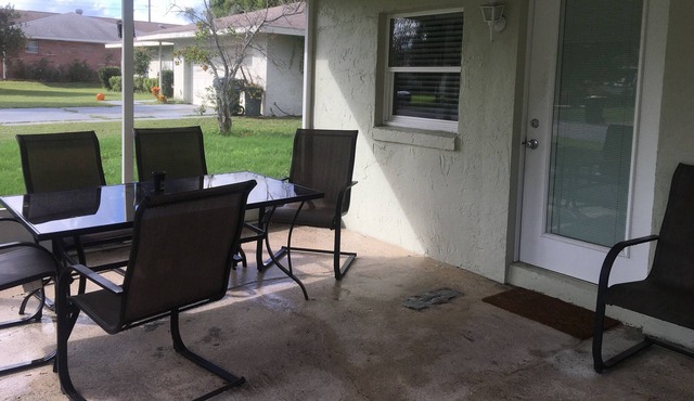 Private Entrance Suite in Cypress Gardens near Legoland