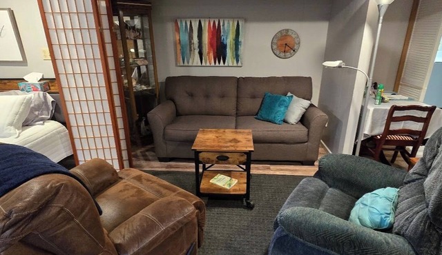 Private entrance/space. Peaceful getaway. Close to events. King bed. nAmenities!