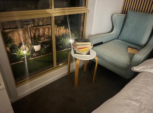 Private Entry Guest Suite- 6 minutes to Airport