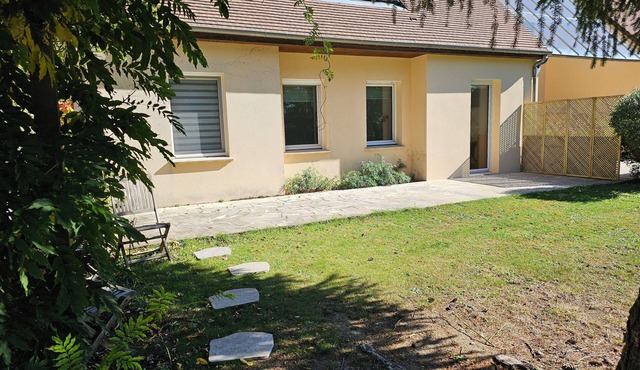 Private Estate with Pool – Apartment + Poolhouse near Versailles & Paris