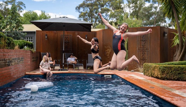 Private Estate 10 bedrooms, 27-30 pax, games room, bar, 9 bathrooms, spa suites