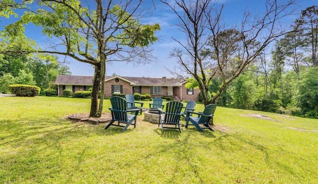Private Estate 7 acre Near Atlanta Sleeps 16