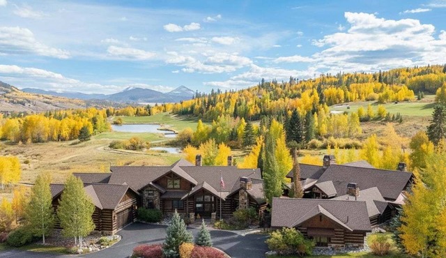 Private Estate 🏔️ 9,400 sq ft ✨ Game Room 🎱 Steam Sauna 💦 1.5 Acres 🧖‍♀️ Spa