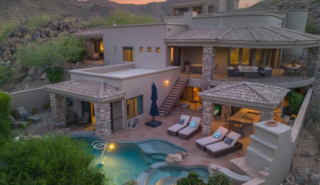 Private estate, insane views, minutes to Scottsdale! Groups & family paradise!