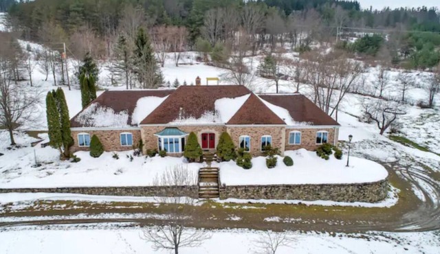 Private Estate near Ellicottville awaits you!