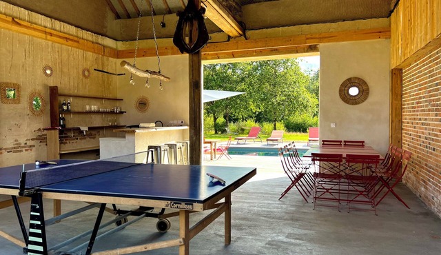 Private Estate with Pool, Spa, Bar, and Wild Nature!