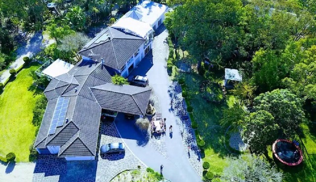 Private exclusive resort - 40 Min to City