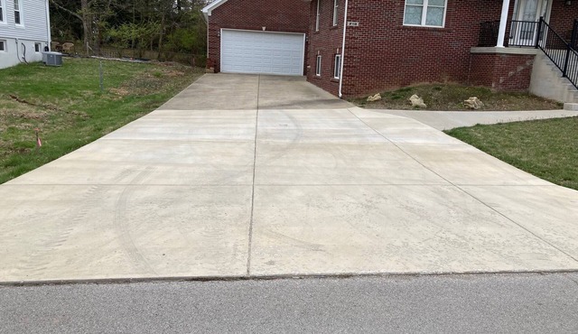 PRIVATE EXECUTIVE HOME 2 BR, COVERED PORCH, CLOSE TO PGA, EATS, SHOPS & XWAY