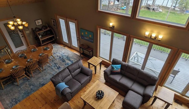 Private Family Friendly Waterfront House on Pristine Lake with Hot Tub & Sauna