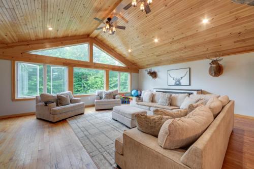 Private Family Getaway on 15 Acres in Gouverneur!