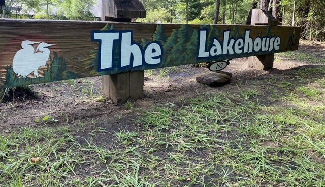 Private*Family Lake Lodge*known as*THE LAKEHOUSE*5 Bed Rooms*4Baths*Sleeps 13*