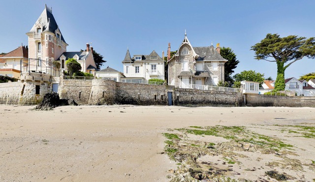 Private family villa with beach access