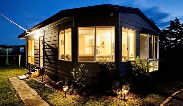 Private Farmhouse & Paddock Available.nParking for horse float, boat, caravan.