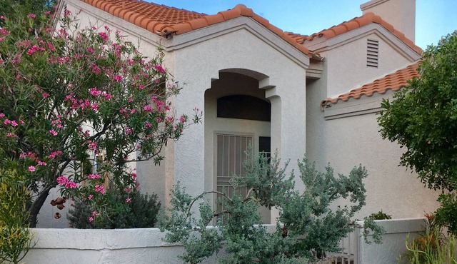Private floor, 2 bedrooms, family room and private bathroom, in downstairs suite