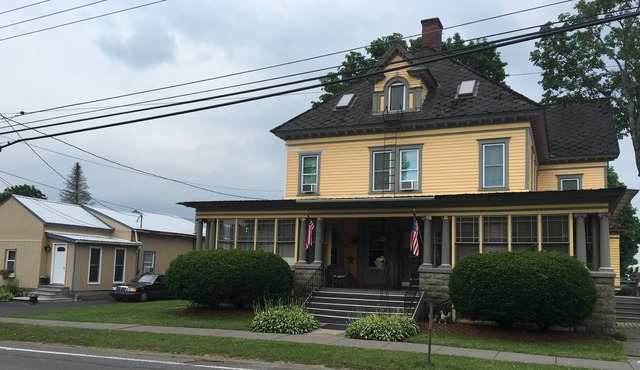 Private floor 2, queen studio, kitchenette, all private, Balcony +Grill 2+2 max