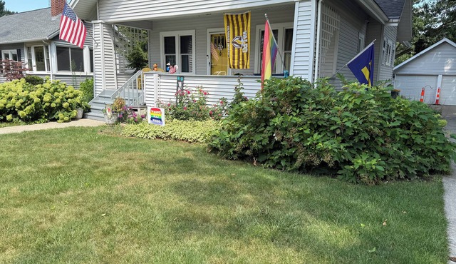 Private Floor w/Bath walkable to Downtown & VU