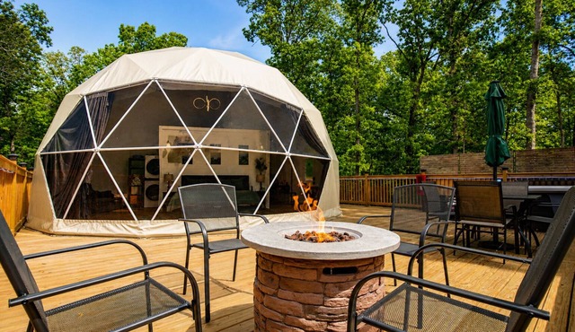 Private Forest Dome with Hot Tub, Fire Pit & King Bed
