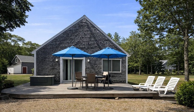 Private forested oasis near town and beach, large deck - 54