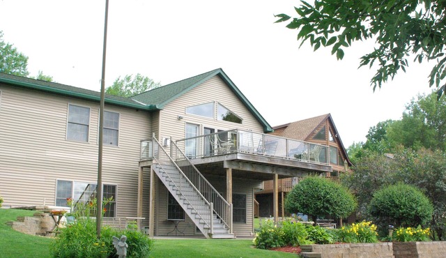 Private, Friendly, Fun, Beautiful Sunset Lakefront Property