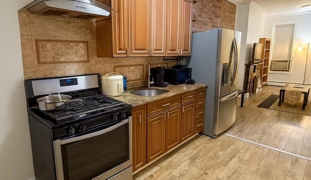 ~ Private Full Suite-Next to multiple Subway lines ~ Great Location