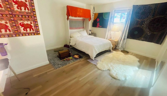 Private Furnished Bedroom in Historic Downtown Las Vegas Home