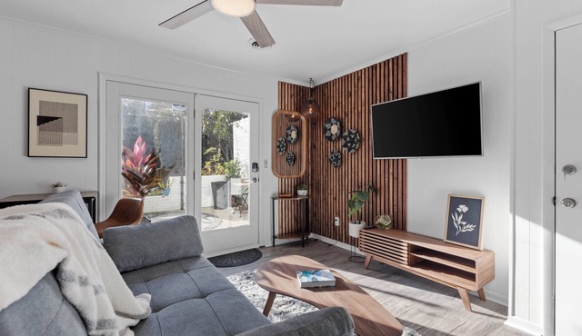 Private Garden Retreat - King Bed - mins TMH + Downtown + FSU!