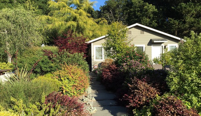 Private Garden Studio w/Separate Office Space, Gorgeous Bay Views, Oakland Hills