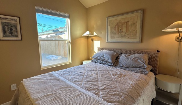 Private Gated 1 Bedroom, 1 Bathroom Small House in Glassell Park, Los Angeles