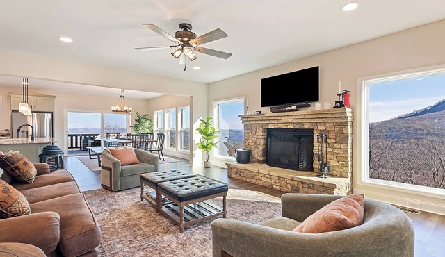 Private, Gated, 6 acres, Epic Long Rage Views, Best Location, Sleeps 10, Family!