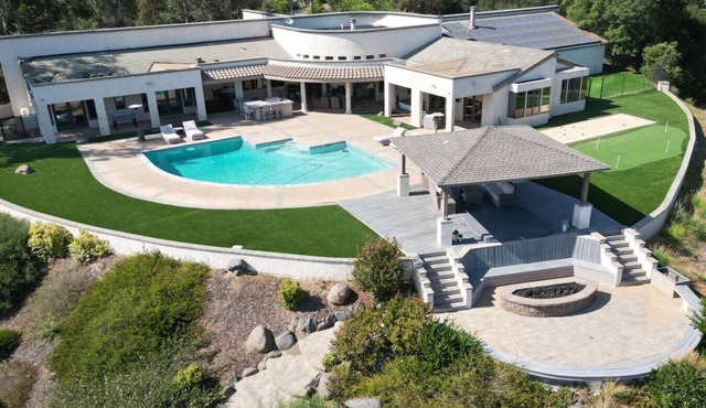 Private Gated 6BR Luxury Estate, Gym, Lake View