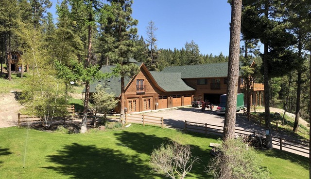 Private Gated Luxurious 5 Bedroom 7 Bed 20 Acre Estate EV Charger Privacy Secure