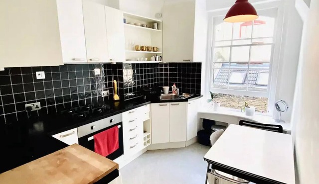 Private gated, minimal style apartment in trendy Shoreditch - Old street for 4