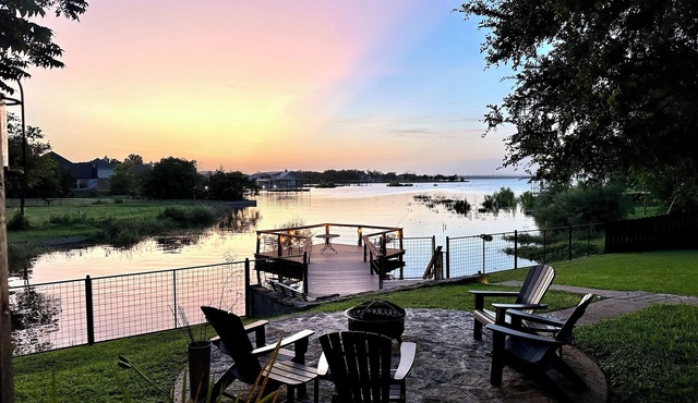 Private Gated Waterfront Lake Buchanan Home! Hot tub, Dog Friendly, Fully Fenced