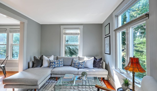 Private Gem in Heart of Downtown Newport