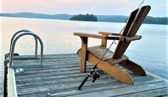 Private Getaway cabin on Baptiste Lake