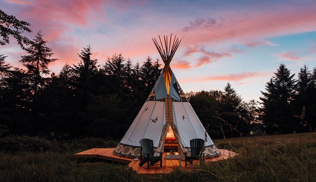Private Glamping Tipi and Airstream