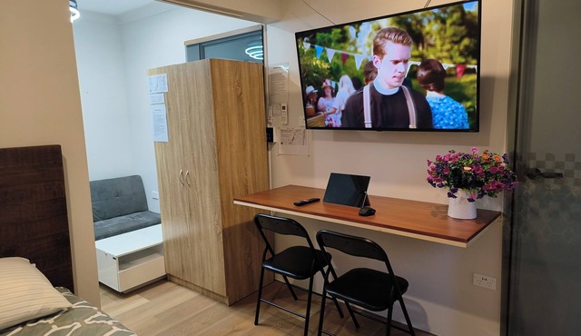 Private Guest Studio with Ensuite for Long Short Stay