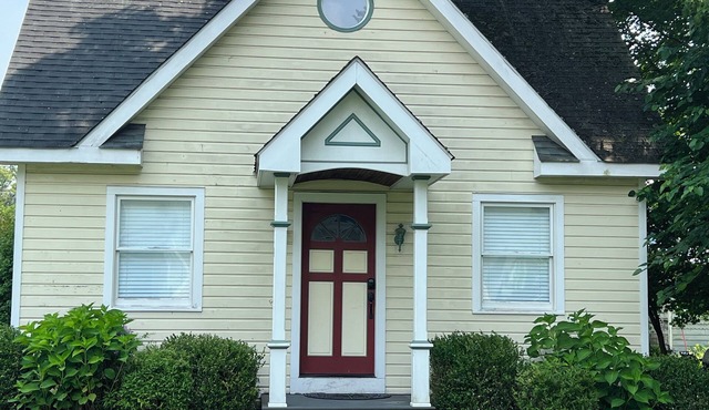 Private Guest Cottage @ The Sheeley House in High Falls NY.