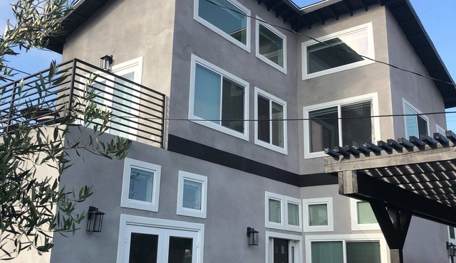Private Guest Home NEW Pristine 2bed/2bath w/Yard near NAPA CENTER, Beach & LAX!