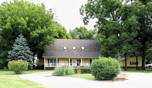 Private Guest House 20 Minutes from U of A
