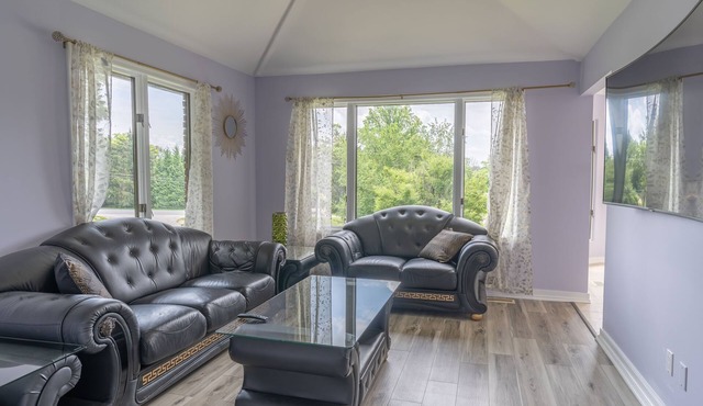 Private Guest House - Please note does NOT sleeps 30